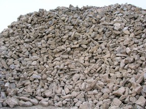 Scheuermann-Naturstein-Showroom-Schuettgueter-05